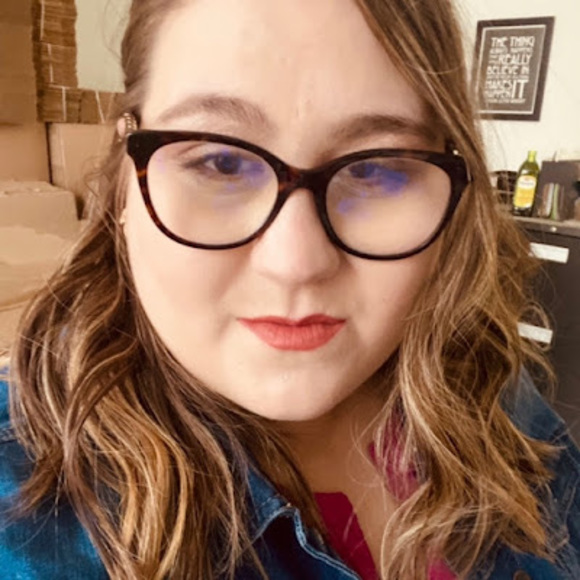 Meet your Posher, Vanessa - Picture 1 of 1